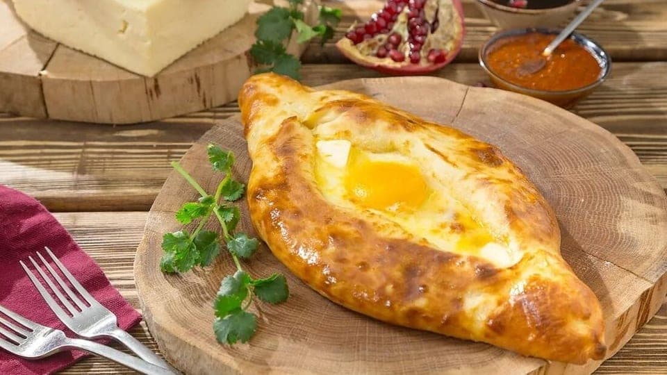 Хачапури по-аджарски